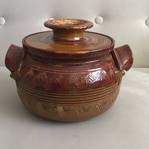 Vintage Dryden Original Bean pot date1978. Brown Ceramic Soup Pot